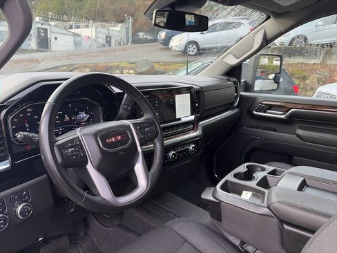 Used 2024 GMC Sierra 2500 SLE w/ SLE Value Package; image 27