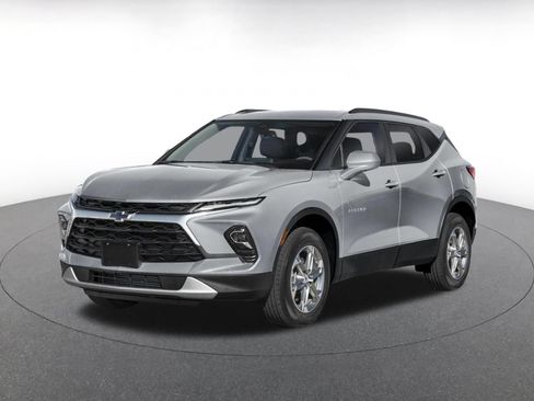 Used 2026 Chevrolet Blazer LT FWD image 3