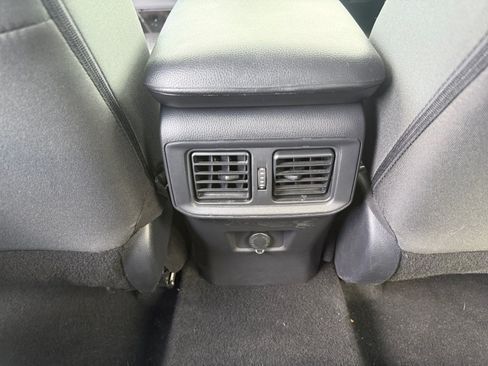 Used 2025 Toyota RAV4 LE AWD/4WD image 30