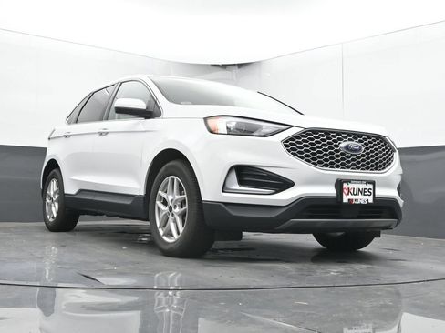 Used 2024 Ford Edge SEL AWD/4WD image 45