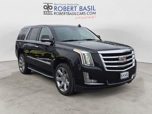 Used 2020 Cadillac Escalade Premium Luxury image 4