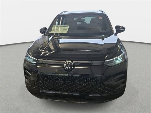 New 2026 Volkswagen Tiguan SE R-Line image 2