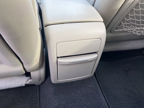 Used 2009 Subaru Outback 3.0R image 19