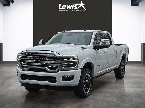 Used 2025 RAM 2500 Limited AWD/4WD image 3