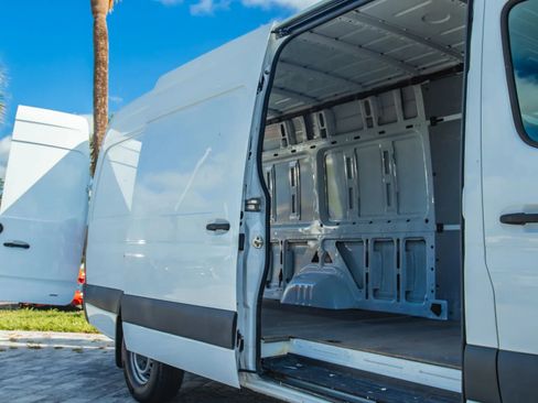 Used 2020 Mercedes-Benz Sprinter 2500 w/ Driver Convenience Package image 19