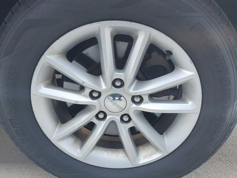 Used 2019 Dodge Grand Caravan SXT image 11