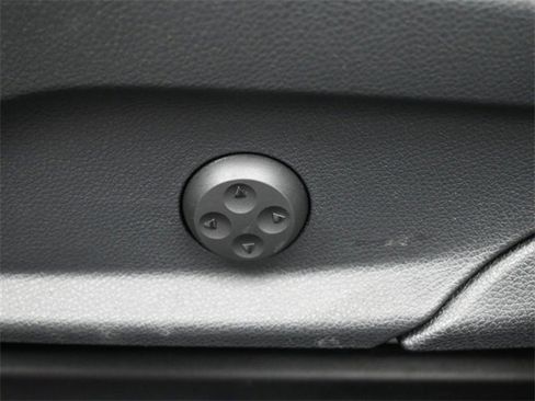 Used 2017 Mercedes-Benz GLC 300 4MATIC Coupe image 31