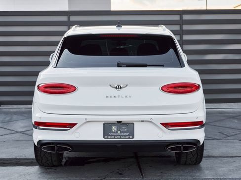 Used 2022 Bentley Bentayga image 14