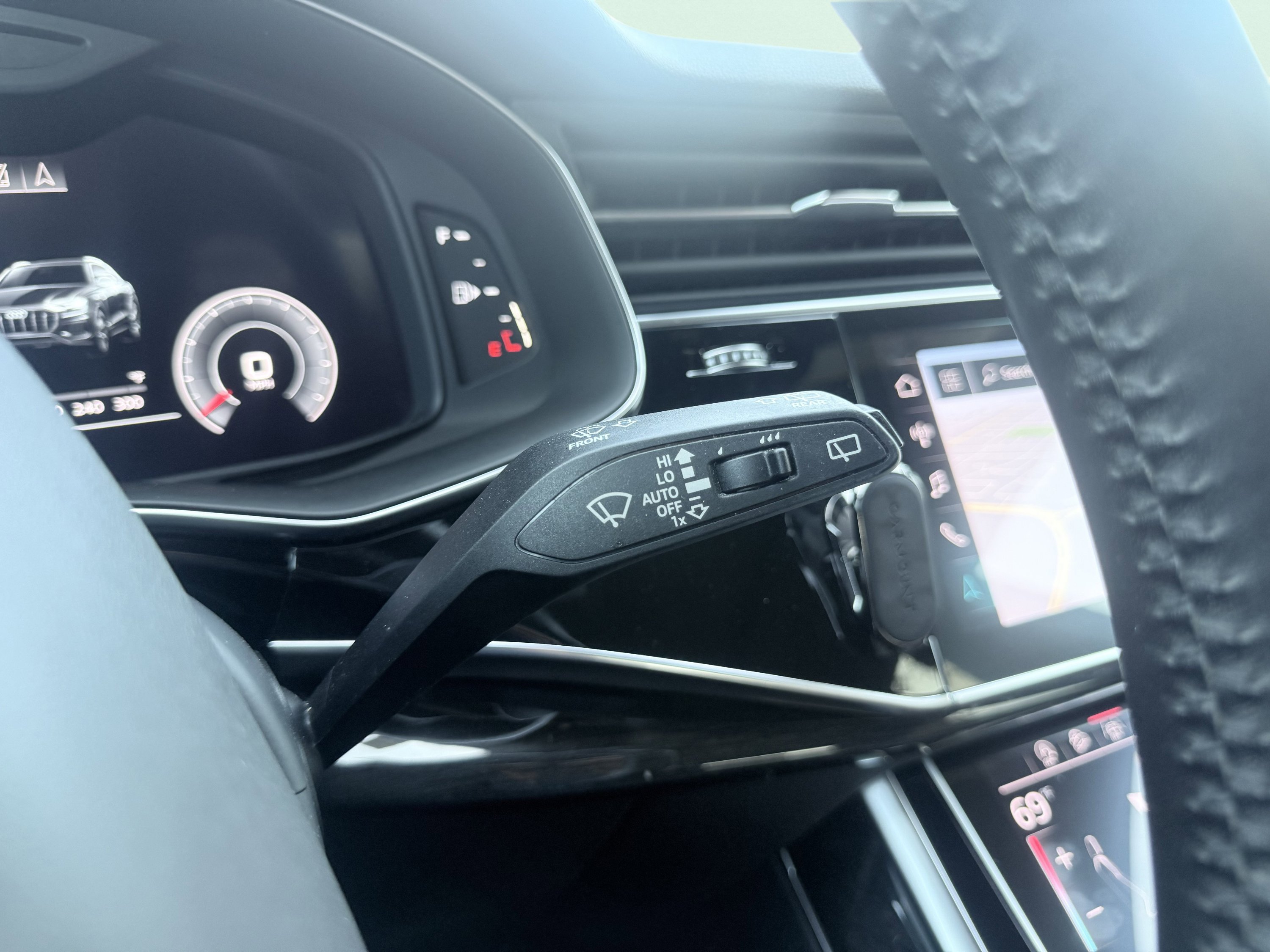 Used 2019 Audi Q8 Premium Plus w/ Premium Plus AWD/4WD image 66