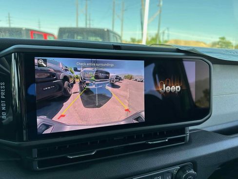 New 2025 Jeep Gladiator Sport image 23