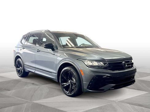 Certified 2023 Volkswagen Tiguan SE R-Line FWD image 2