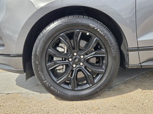 Used 2024 Ford Edge SE w/ Black Appearance Package image 7