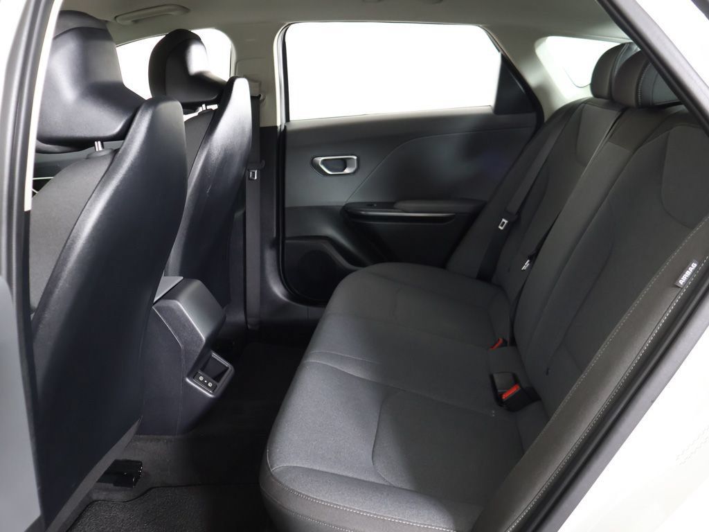 Certified 2025 Kia K4 FWD image 31