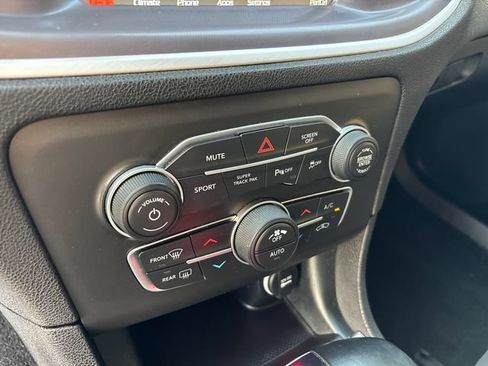 Used 2022 Dodge Charger R/T RWD image 21
