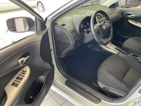 Used 2011 Toyota Corolla S image 9