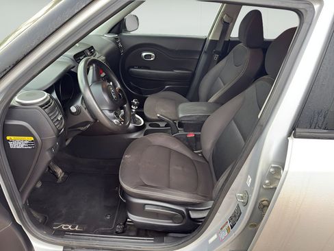 Used 2016 Kia Soul image 11
