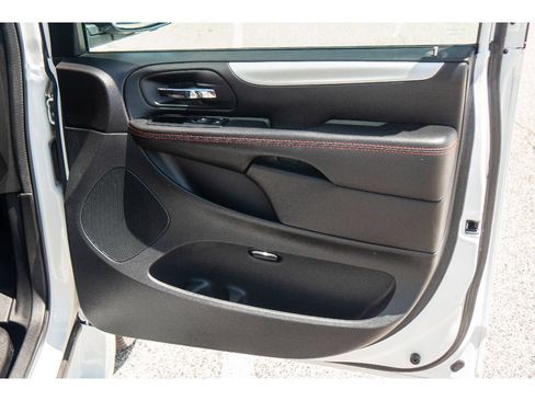 Used 2015 Dodge Grand Caravan R/T w/ Safety Sphere Group FWD image 16