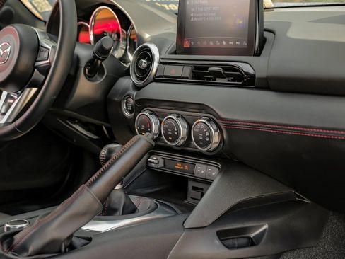 Used 2019 MAZDA MX-5 Miata RF Grand Touring image 30