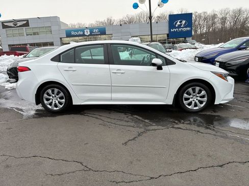 Used 2023 Toyota Corolla LE image 8