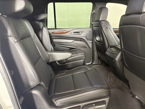 Used 2022 Cadillac Escalade ESV Luxury image 19