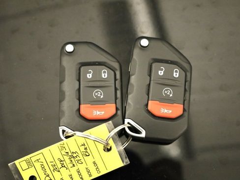 Used 2021 Jeep Wrangler Unlimited Rubicon image 40