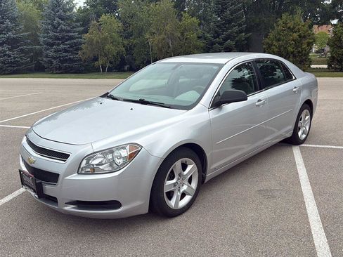 Used 2010 Chevrolet Malibu LS FWD image 3