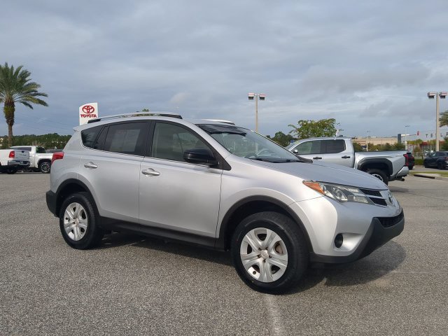 Used 2014 Toyota RAV4 LE FWD image 2