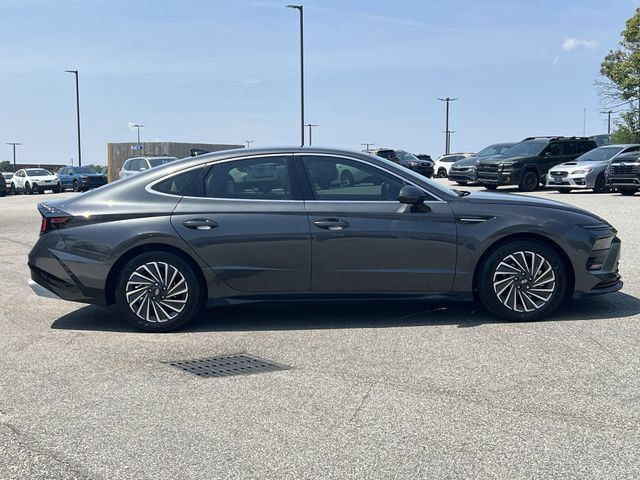 Certified 2025 Hyundai Sonata SEL FWD image 14