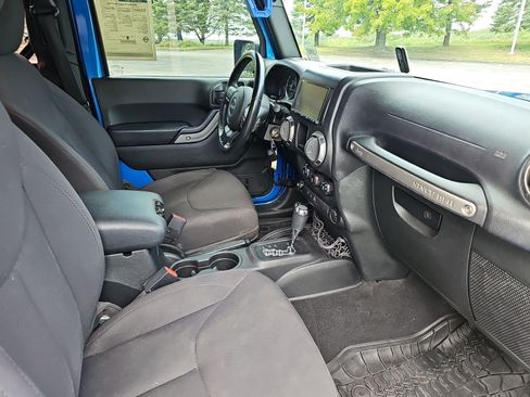 Used 2015 Jeep Wrangler Sport AWD/4WD image 10