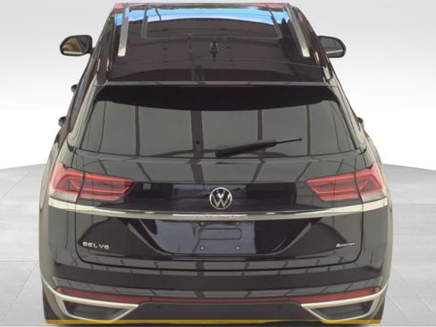 Used 2023 Volkswagen Atlas Cross Sport SEL AWD/4WD image 3