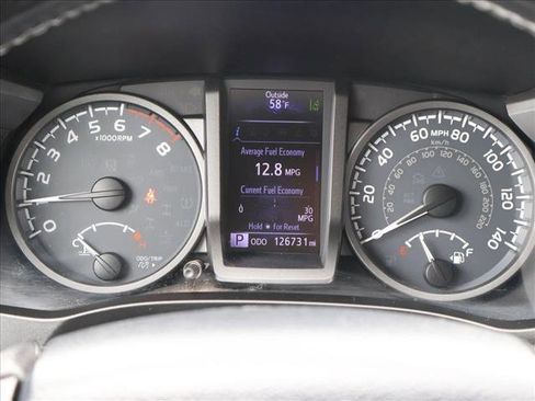 Used 2018 Toyota Tacoma TRD Off-Road w/ Technology Package AWD/4WD image 13