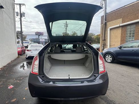 Used 2014 Toyota Prius One image 9