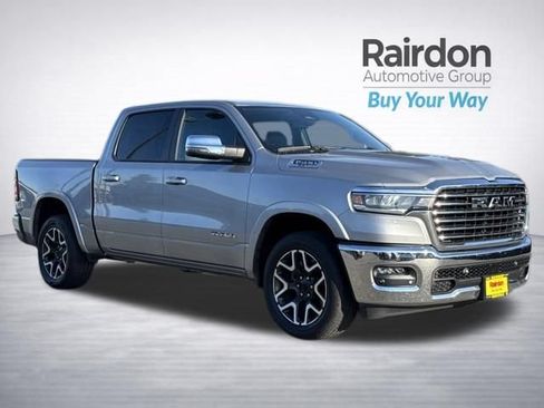 Used 2025 RAM 1500 Laramie AWD/4WD image 1