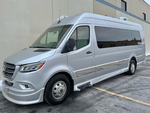 Used 2024 Mercedes-Benz Sprinter 3500 image 10