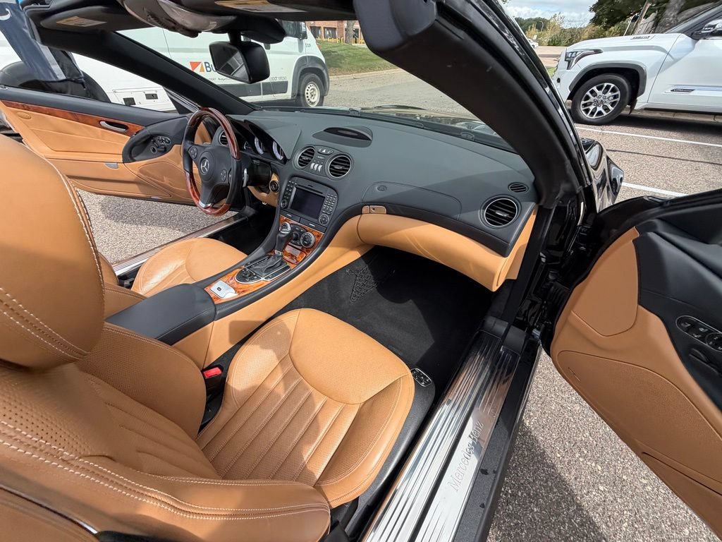 Used 2012 Mercedes-Benz SL 550 image 25