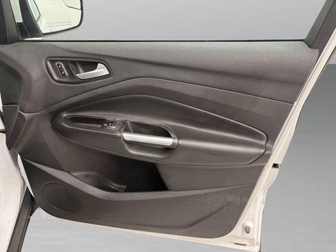 Used 2014 Ford Escape SE FWD image 25