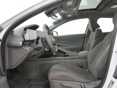 Used 2024 Hyundai Elantra SEL w/ Convenience Package FWD image 22