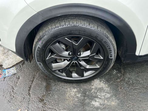 Used 2022 Kia Sportage Nightfall Edition image 6