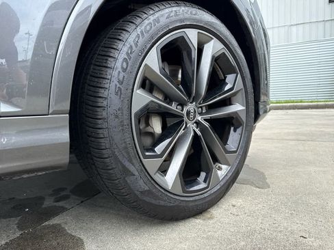 Used 2025 Audi Q7 3.0T Prestige image 12