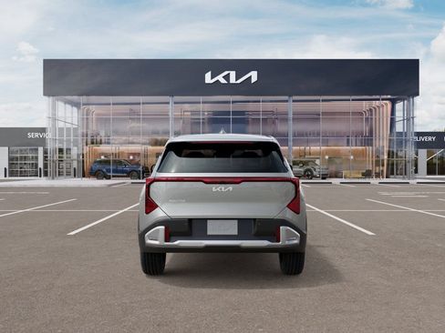 New 2027 Kia Seltos LX FWD image 5
