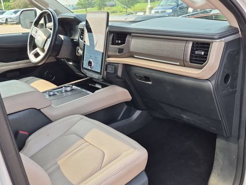 Used 2022 Ford Expedition Max Limited AWD/4WD image 34