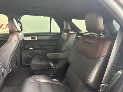Certified 2023 Ford Explorer Platinum w/ Technology Package image 13