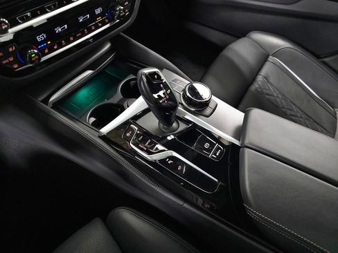Used 2022 BMW M550i xDrive w/ Executive Package AWD/4WD image 38