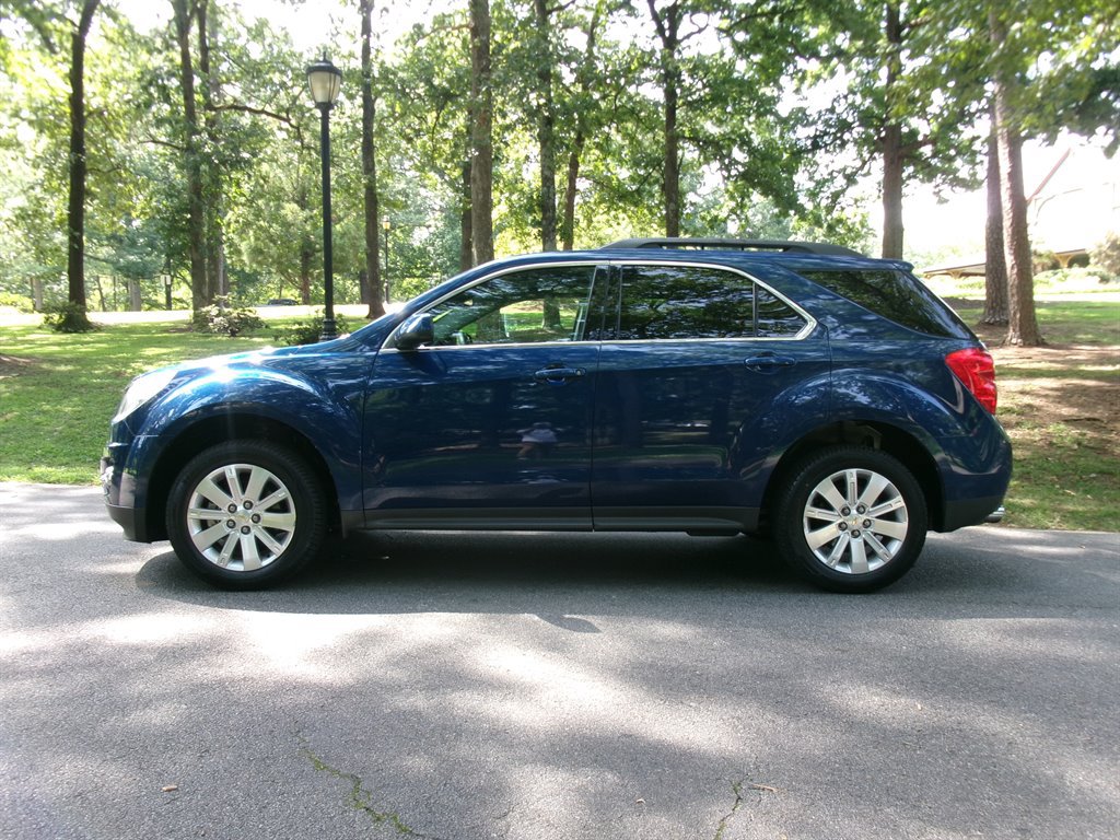 Used 2010 Chevrolet Equinox LT AWD/4WD image 9