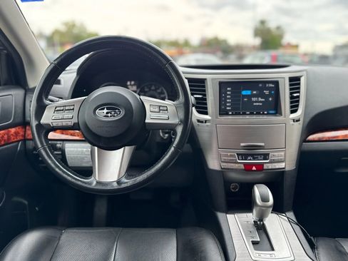 Used 2010 Subaru Outback 2.5i Limited image 12