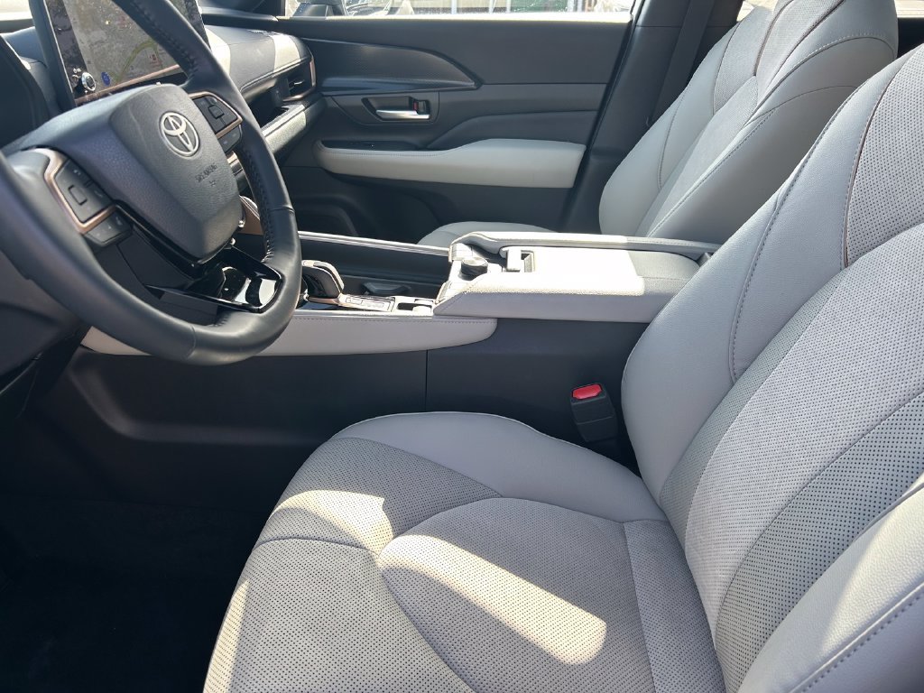 Certified 2026 Toyota Grand Highlander AWD Hybrid image 11