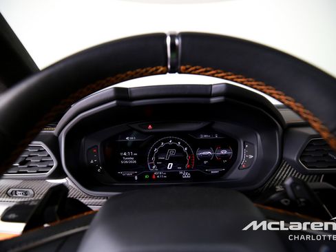 Used 2022 Lamborghini Urus AWD/4WD image 13