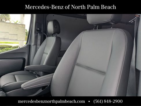 New 2025 Mercedes-Benz Sprinter 2500 image 11
