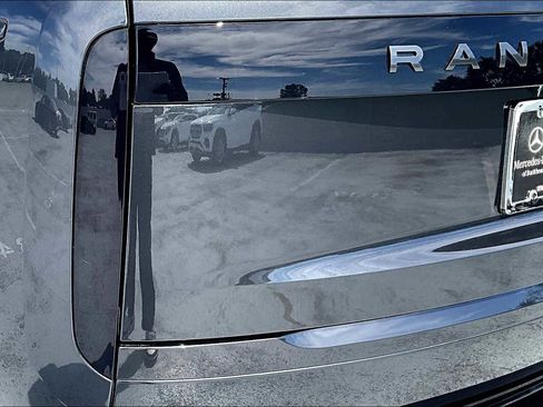 Used 2023 Land Rover Range Rover Long Wheelbase SE image 53