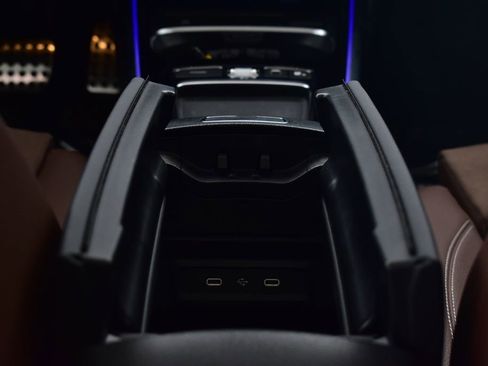 Certified 2025 Mercedes-Benz GLB 35 AMG 4MATIC image 25